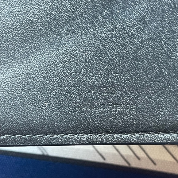 Louis Vuitton Damier Wallet - Picture 7 of 10